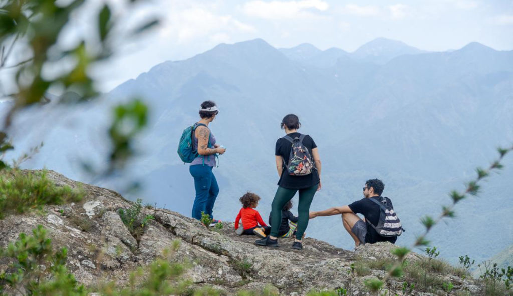 Families walking with children in nature