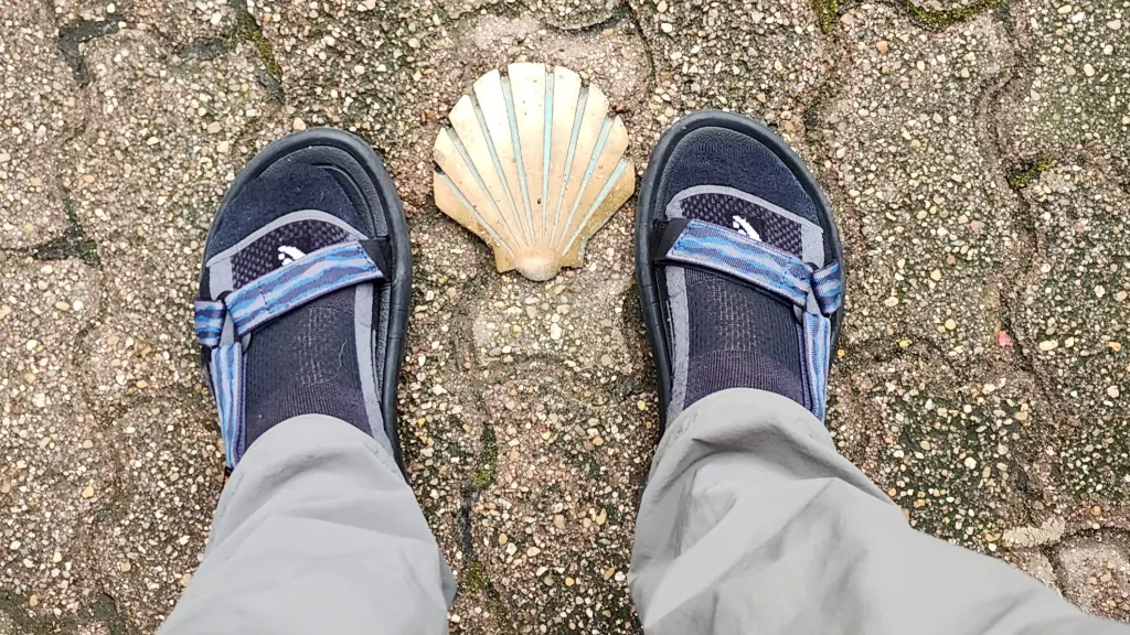 Papete com meia Lorpen no Caminho de Santiago de Compostela