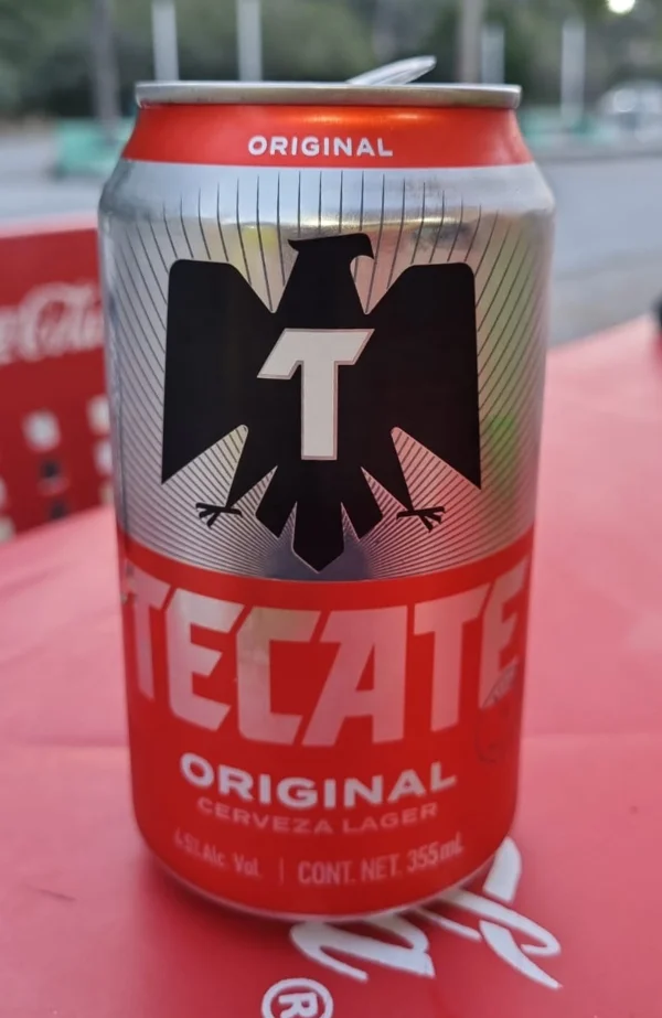 Cerveja mexicana Tecate
