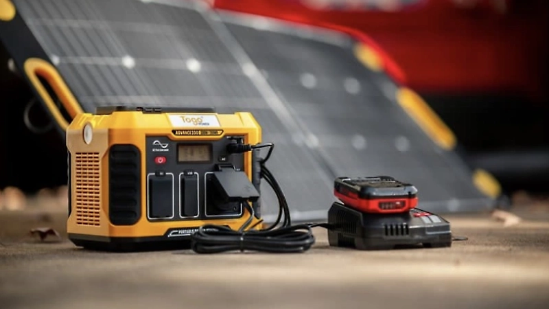 Togo Power: power stations with solar panels
