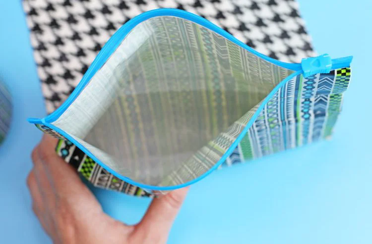 Saco Ziploc customizado com fita duct tape colorida