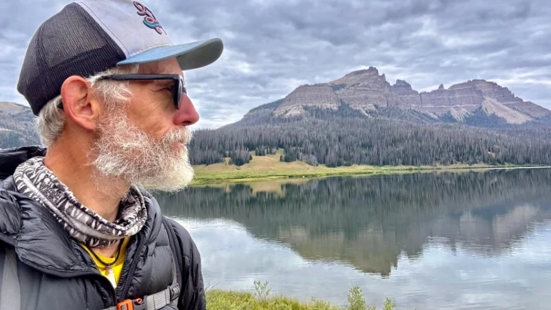 Jeff Santos hace historia al completar la Triple Corona de los senderos