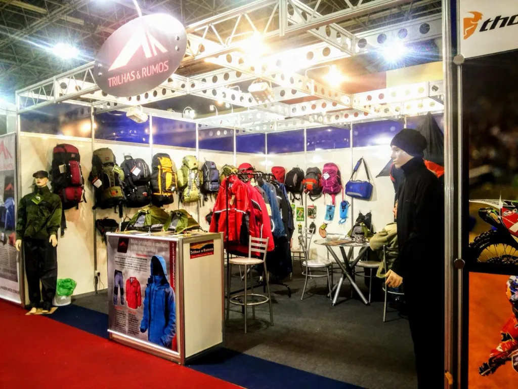 Expondo em uma das dezenas de Feiras