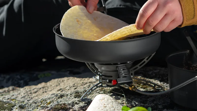 Primus EasyFuel: um fogareiro de cartucho remoto pensado para cozinhar em grupo