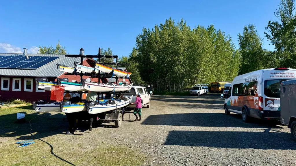 Frota de caiaques da NOLS Alaska