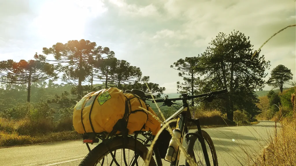 A melhor bicicleta para cicloviajar é aquela que você tem... Não se preocupe com a moda, faça seu próprio caminho e seja feliz